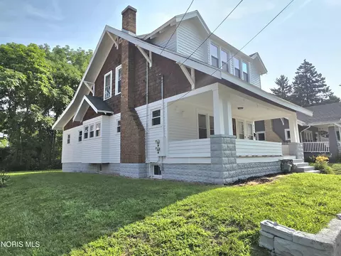 213 Palmer Ave, Bowling Green, OH 43402