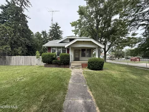 3223 E Manhattan Blvd, Toledo, OH 43611
