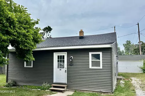 2163 Hoops Dr, Toledo, OH 43611