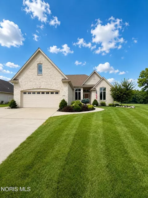690 Ridge Lake Ct, Perrysburg, OH 43551