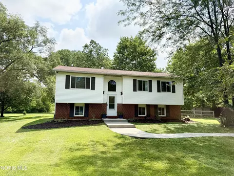 2209 N Reiman Rd, Genoa, OH 43430