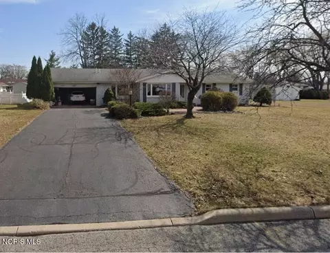 1309 Glen Meadow Dr, Findlay, OH 45840