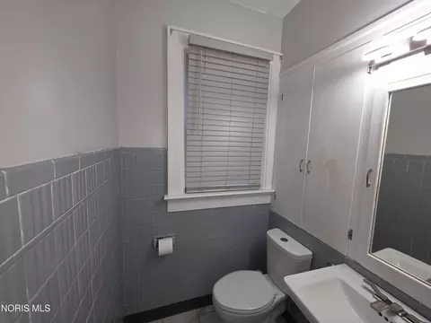 Bath - 841 E 3rd St, Ottawa, OH 45875 photo 1 of 4