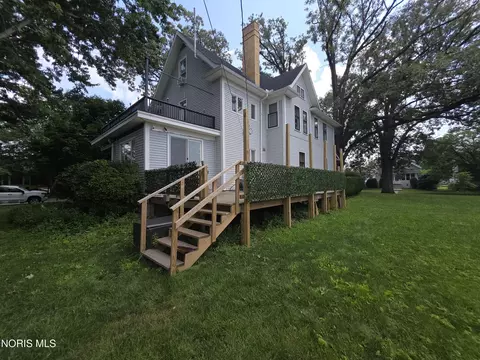Exterior - 841 E 3rd St, Ottawa, OH 45875 photo 3 of 4