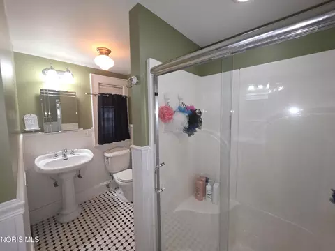 Bath - 841 E 3rd St, Ottawa, OH 45875 photo 3 of 4