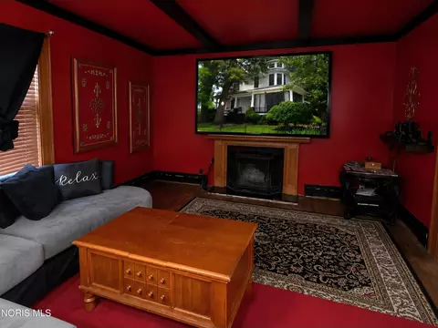 Living - 841 E 3rd St, Ottawa, OH 45875 photo 3 of 4