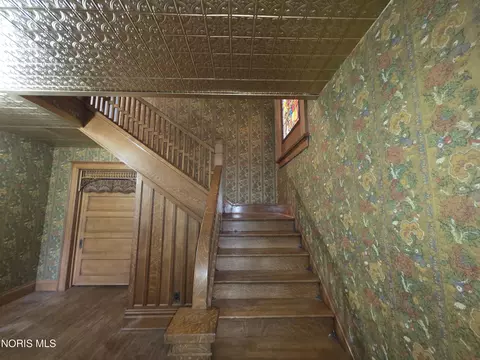 Entry Way - 841 E 3rd St, Ottawa, OH 45875 photo 3 of 10