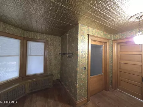 Entry Way - 841 E 3rd St, Ottawa, OH 45875 photo 5 of 10