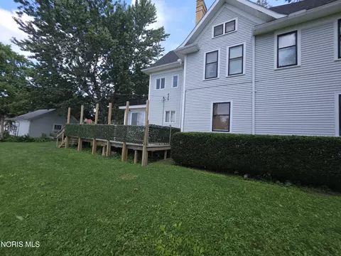 Exterior - 841 E 3rd St, Ottawa, OH 45875 photo 4 of 6