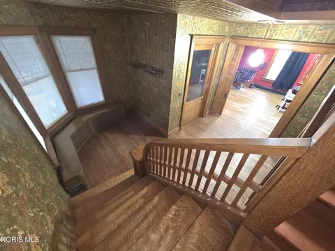 Entry Way - 841 E 3rd St, Ottawa, OH 45875 photo 10 of 10