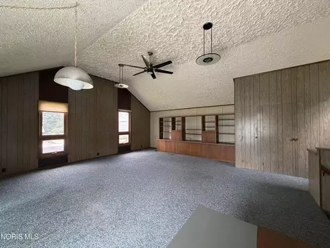 Living - 814 Beech Ave, Findlay, OH 45840 photo 6 of 7