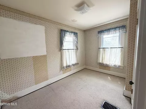 Bedroom - 814 Beech Ave, Findlay, OH 45840 photo 1 of 3