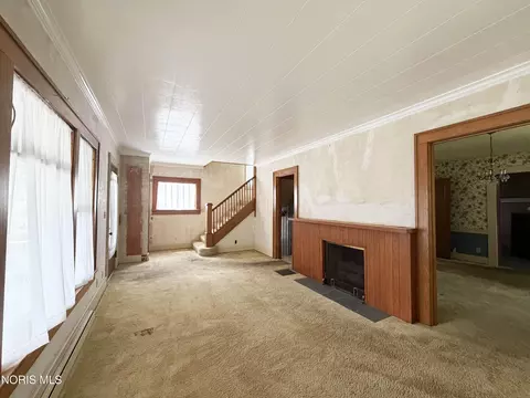 Living - 814 Beech Ave, Findlay, OH 45840 photo 3 of 7