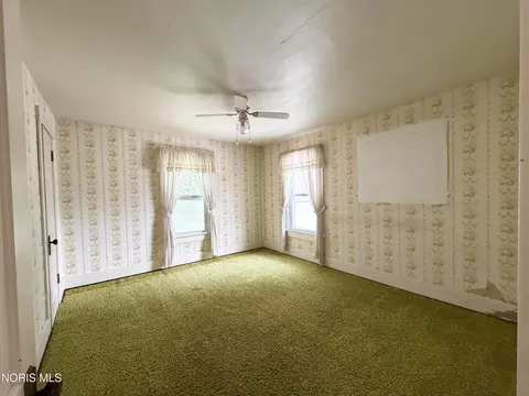 Bedroom - 814 Beech Ave, Findlay, OH 45840 photo 3 of 3