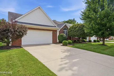 Exterior - 2183 Bluestone Dr, Findlay, OH 45840 photo 2 of 7