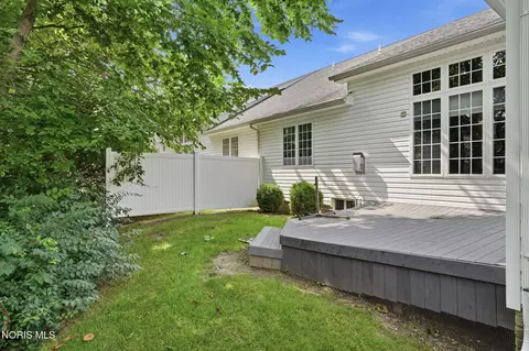 Exterior - 2183 Bluestone Dr, Findlay, OH 45840 photo 3 of 7