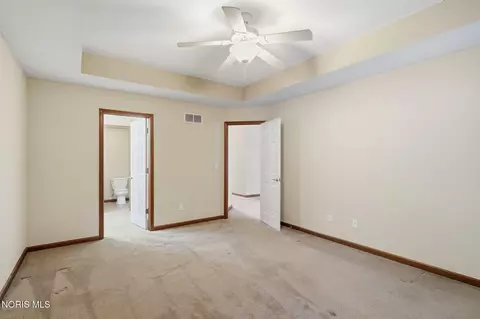 Bedroom - 2183 Bluestone Dr, Findlay, OH 45840 photo 5 of 7