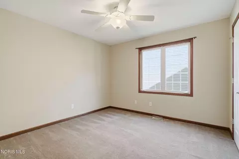 Bedroom - 2183 Bluestone Dr, Findlay, OH 45840 photo 6 of 7