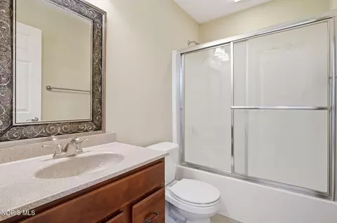 Bath - 2183 Bluestone Dr, Findlay, OH 45840 photo 3 of 3