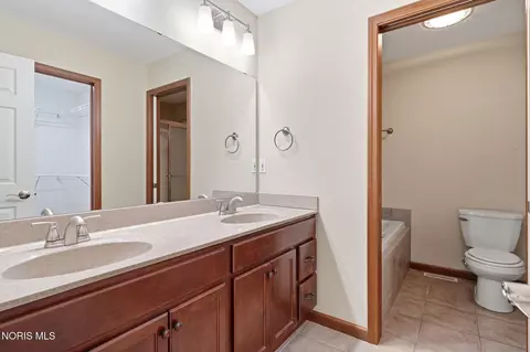 Bath - 2183 Bluestone Dr, Findlay, OH 45840 photo 1 of 3