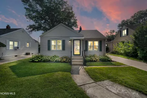 4912 Harvest Ln, Toledo, OH 43623