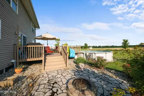 Exterior - 3713 Holcomb Rd, Bradner, OH 43406 photo 6 of 10