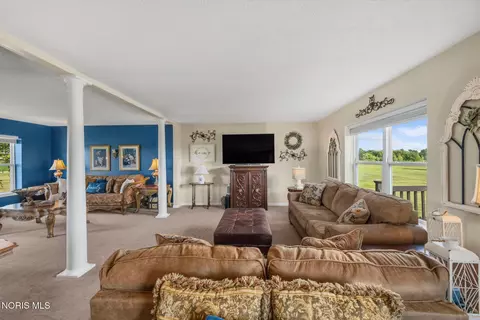 Living - 3713 Holcomb Rd, Bradner, OH 43406 photo 5 of 5