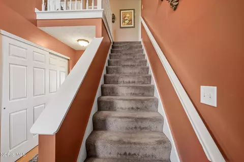 Entry Way - 3713 Holcomb Rd, Bradner, OH 43406 photo 3 of 4