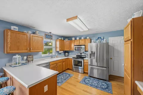 Kitchen - 3713 Holcomb Rd, Bradner, OH 43406 photo 1 of 3