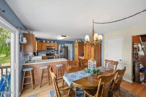 Dining - 3713 Holcomb Rd, Bradner, OH 43406 photo 2 of 2