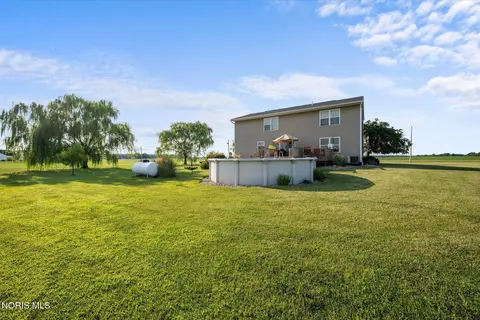 Exterior - 3713 Holcomb Rd, Bradner, OH 43406 photo 9 of 10
