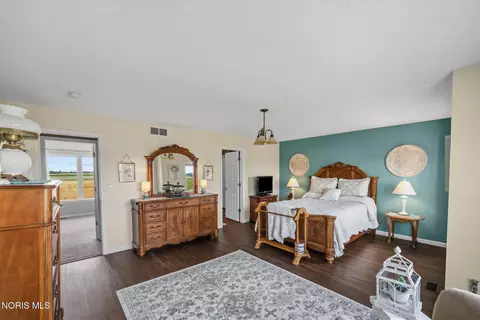 Bedroom - 3713 Holcomb Rd, Bradner, OH 43406 photo 2 of 6