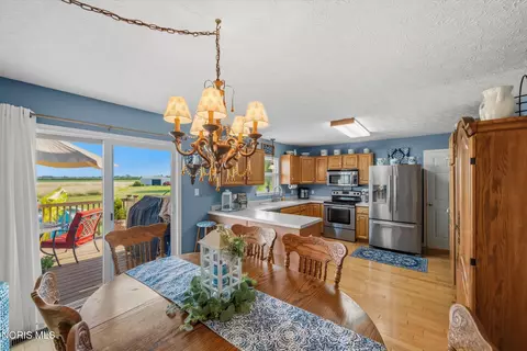 Dining - 3713 Holcomb Rd, Bradner, OH 43406 photo 1 of 2