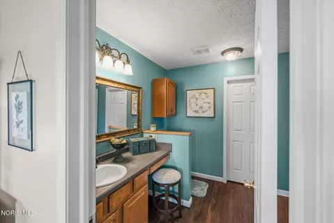 Bath - 3713 Holcomb Rd, Bradner, OH 43406 photo 1 of 2