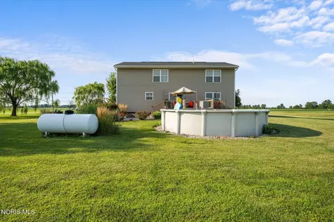 Exterior - 3713 Holcomb Rd, Bradner, OH 43406 photo 8 of 10