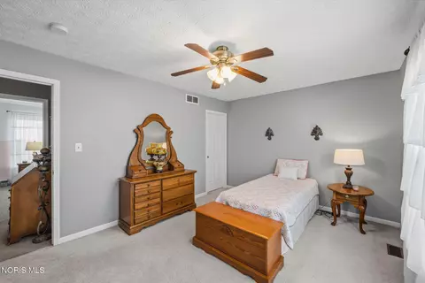 Bedroom - 3713 Holcomb Rd, Bradner, OH 43406 photo 4 of 6