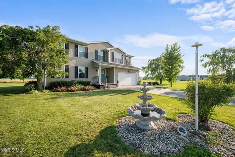 Exterior - 3713 Holcomb Rd, Bradner, OH 43406 photo 2 of 10