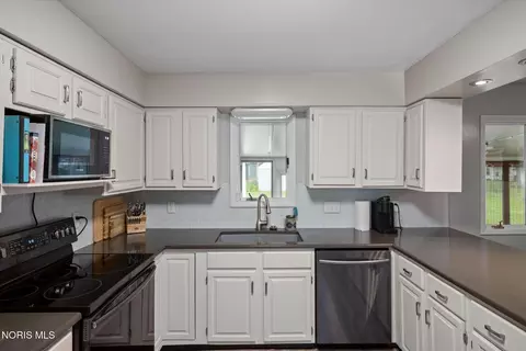 112 Warner St, Walbridge, OH 43465 photo 15