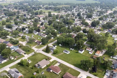 112 Warner St, Walbridge, OH 43465 photo 32