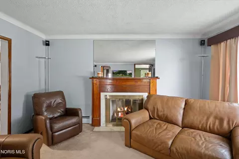 112 Warner St, Walbridge, OH 43465 photo 10