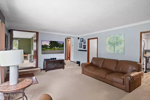 112 Warner St, Walbridge, OH 43465 photo 9