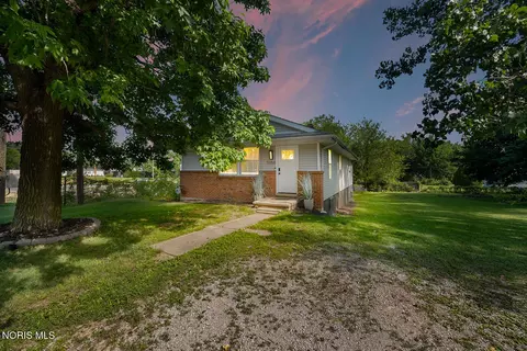 5150 Yorkshire Dr, Toledo, OH 43615