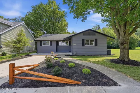 888 Lincoln Ave, Fostoria, OH 44830