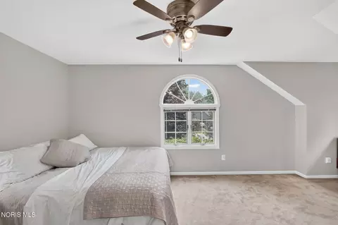 Bedroom - 6049 Suffolk Ln, Maumee, OH 43537 photo 5 of 5