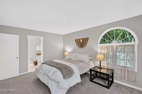 Bedroom - 6049 Suffolk Ln, Maumee, OH 43537 photo 1 of 5