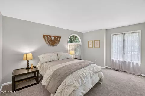 Bedroom - 6049 Suffolk Ln, Maumee, OH 43537 photo 3 of 5