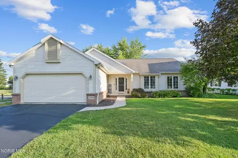 7743 Harvest Gold Dr, Holland, OH 43528