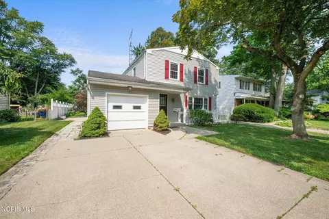 2445 Cherry Hill Rd, Toledo, OH 43615