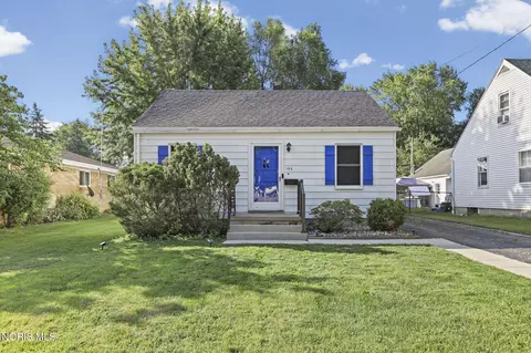 105 S Masters Ct, Maumee, OH 43537