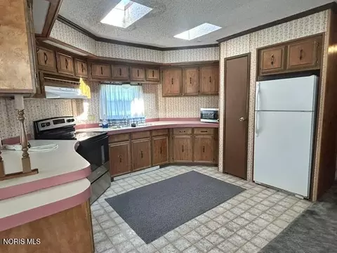 Kitchen - 4601 Williams County Rd 15 Apt Lot #LOT 100, Bryan, OH 43506 photo 1 of 3